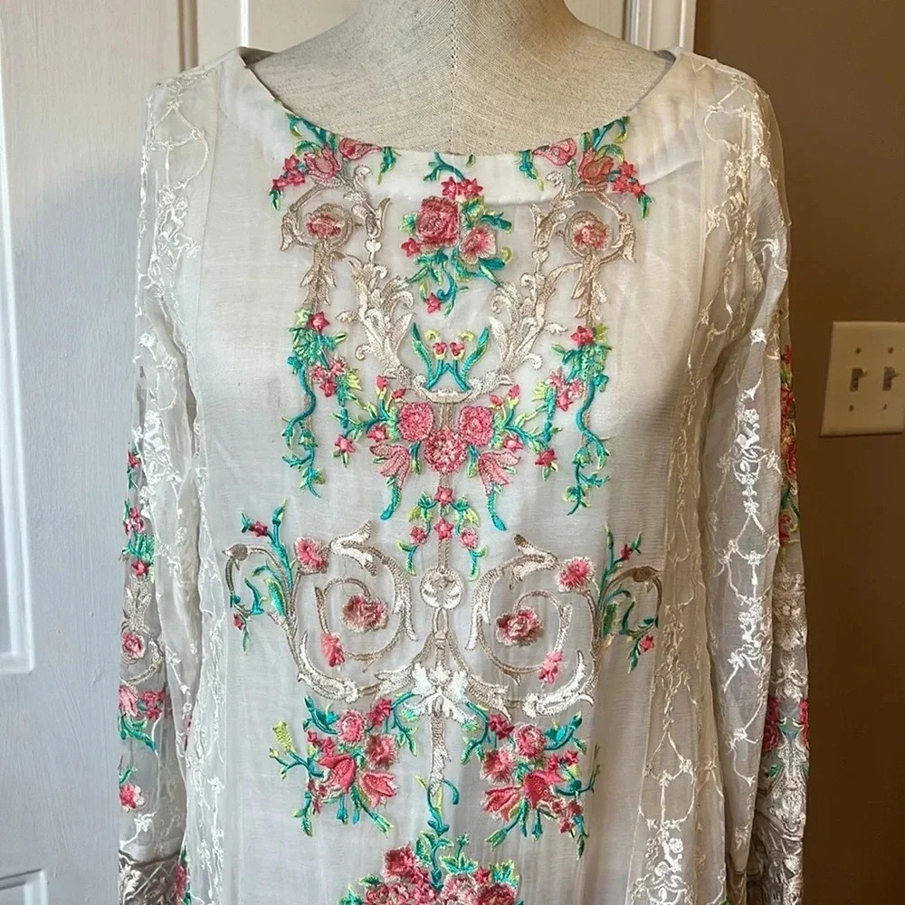 Beautiful 🤩 embroidered Indian tunic top ￼size S - Picture 3 of 15